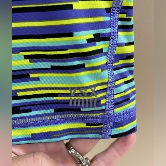 Victoria's Secret VSX Sport Womens Size XS Compression Shorts Medium Rise - Picture 3 of 5